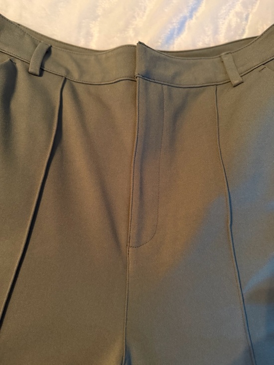 Barr III Wide-Leg High-Waist Pants in Olive Green - Picture 5 of 11